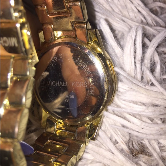 Michael Kors Watch - Picture 3 of 8